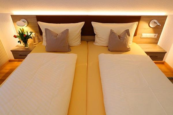 Gaestehaus Hoeferlin バート・ベリンゲン エクステリア 写真